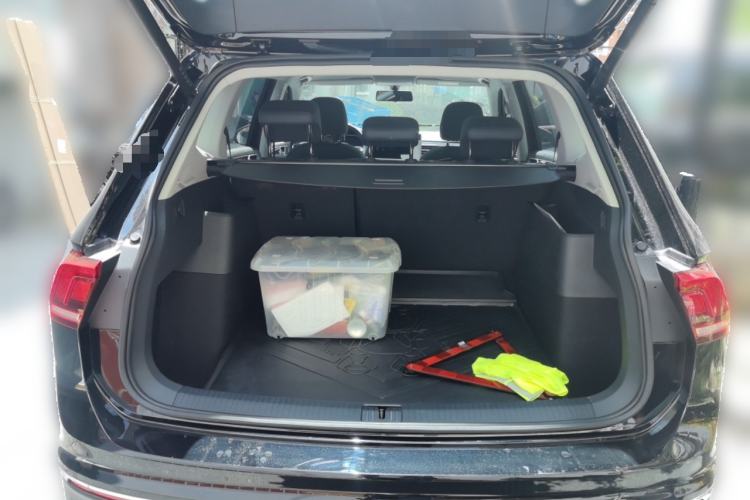 Used Volkswagen Tiguan L 2025 Model, Outstanding Version, 300TSI Automatic Two-Wheel Drive Longteng Edition Trunk
