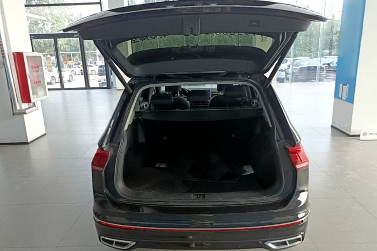 Used Volkswagen Tiguan L 2025 Model Outstanding Version 330TSI Automatic Two-Wheel Drive R-Line Longyao Edition Trunk