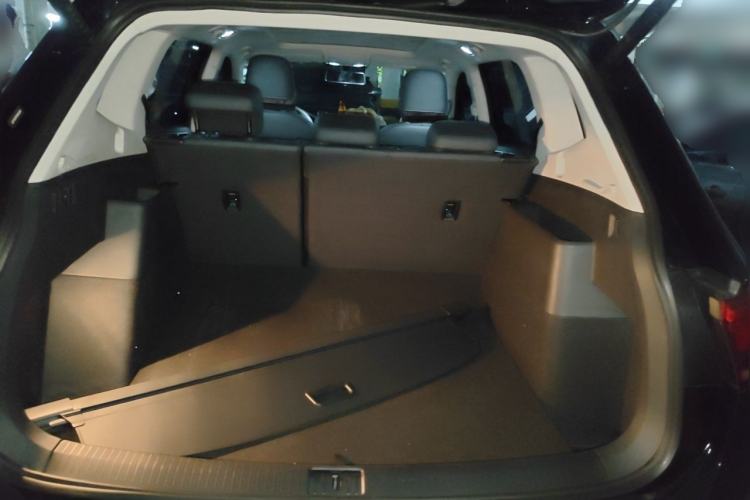 Used Volkswagen Tiguan L 2025 Model, Outstanding Version, 300TSI Automatic Two-Wheel Drive Longteng Edition Trunk