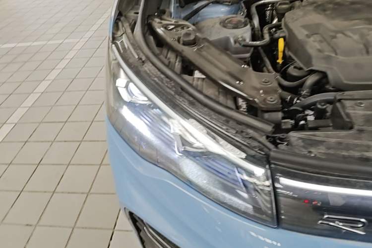 Used Volkswagen Tiguan L 2025 PRO 380TSI Four-Wheel Drive R-Line Prestige Edition Right Front Headlight