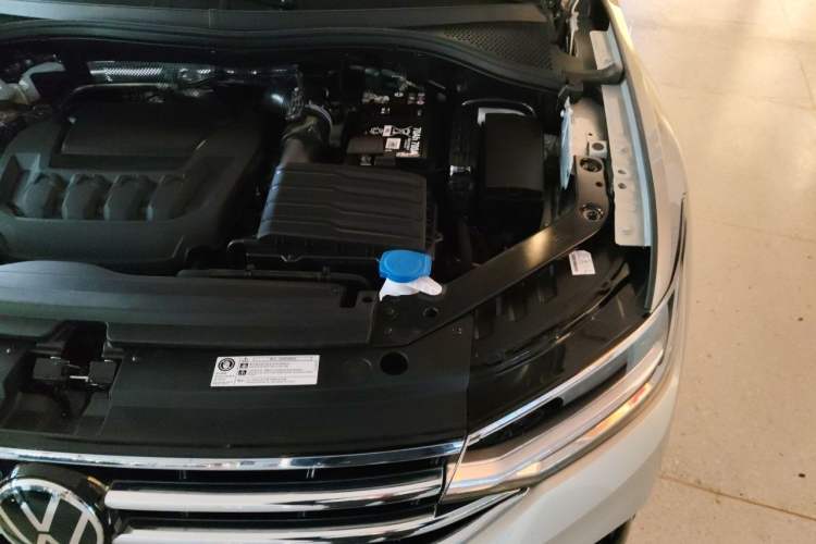 Used Volkswagen Tiguan L 2025 Model Outstanding Version 330TSI Automatic Two-Wheel Drive R-Line Longyao Edition Engine Bay Left