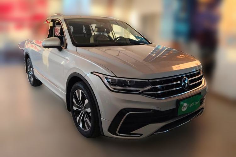 Used Volkswagen Tiguan L 2025 Model Outstanding Version 330TSI Automatic Two-Wheel Drive R-Line Longyao Edition Front Right 45 Deg