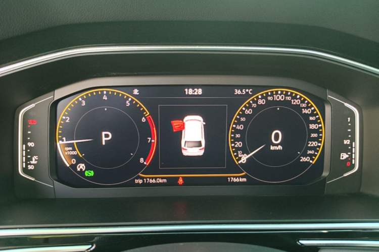Used Volkswagen Tiguan L 2025 Model, Outstanding Version, 300TSI Automatic Two-Wheel Drive Longteng Edition Instrument Cluster