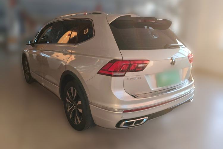 Used Volkswagen Tiguan L 2025 Model Outstanding Version 330TSI Automatic Two-Wheel Drive R-Line Longyao Edition Rear Left 45 Deg