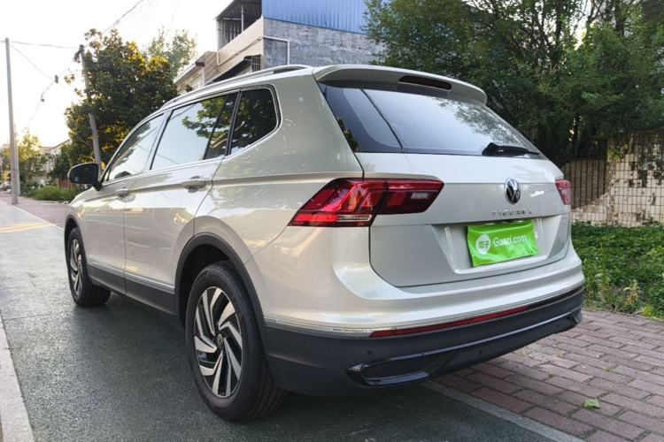 Used Volkswagen Tiguan L 2025 Model, Outstanding Version, 300TSI Automatic Two-Wheel Drive Longteng Edition Rear Left 45 Deg
