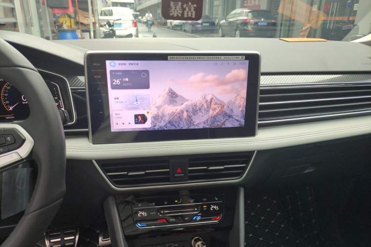 Used Volkswagen Tiguan L 2025 Model Outstanding Version 330TSI Automatic Two-Wheel Drive R-Line Longyao Edition Audio And AC Panel