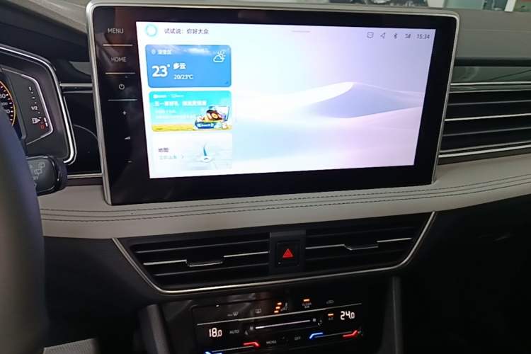 Used Volkswagen Tiguan L 2025 Model, Outstanding Version, 300TSI Automatic Two-Wheel Drive Longteng Edition Audio And AC Panel