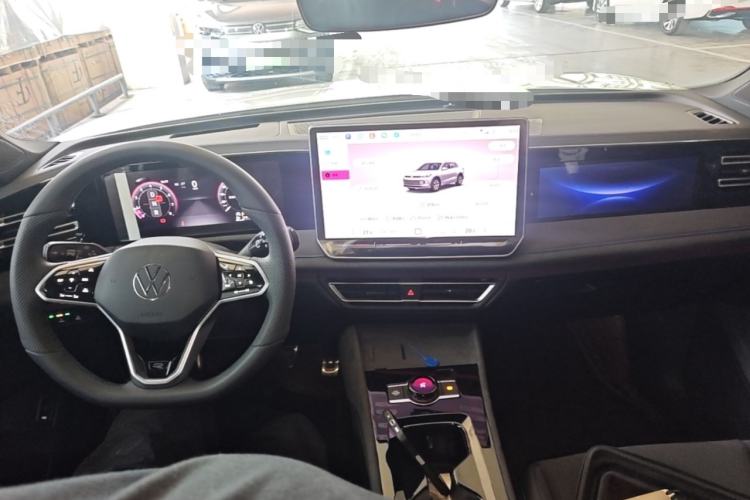 Used Volkswagen Tiguan L 2025 PRO 380TSI Four-Wheel Drive R-Line Prestige Edition Center Console