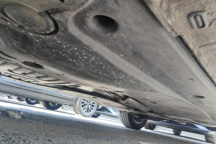 Used Volkswagen Tiguan L 2025 Model, Outstanding Version, 300TSI Automatic Two-Wheel Drive Longteng Edition Chassis Rear Left