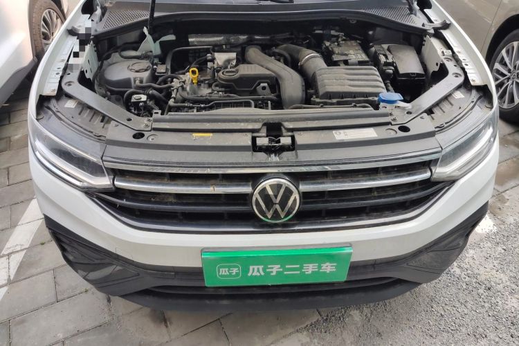 Used Volkswagen Tiguan L 2025 Model, Outstanding Version, 300TSI Automatic Two-Wheel Drive Longteng Edition Engine Bay