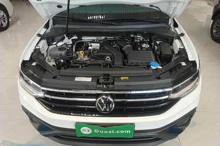 Used Volkswagen Tiguan L 2025 Model, Outstanding Version, 300TSI Automatic Two-Wheel Drive Longteng Edition Engine Bay