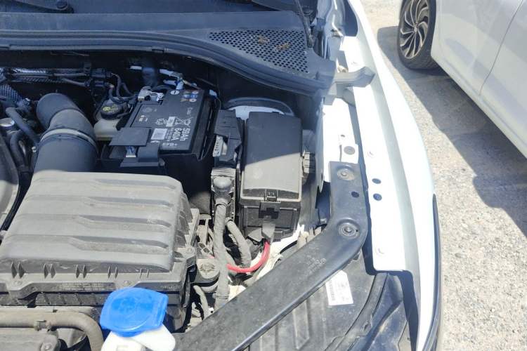 Used Volkswagen Tiguan L 2025 Model, Outstanding Version, 300TSI Automatic Two-Wheel Drive Longteng Edition Engine Bay Left