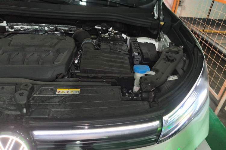 Used Volkswagen Tiguan L 2025 PRO 380TSI Two-Wheel-Drive R-Line Smart Edition Engine Bay Left