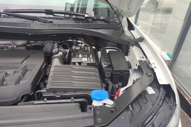 Used Volkswagen Tiguan L 2025 Model Outstanding Version 330TSI Automatic Two-Wheel Drive R-Line Longyao Edition Engine Bay Left