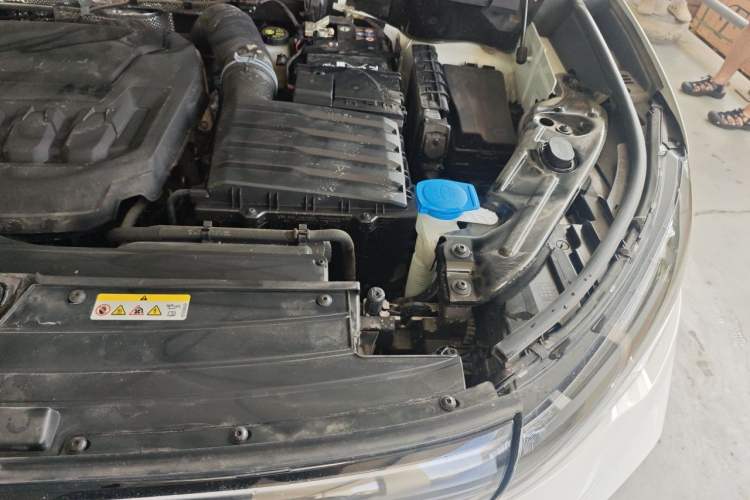 Used Volkswagen Tiguan L 2025 PRO 380TSI Four-Wheel Drive R-Line Prestige Edition Engine Bay Left