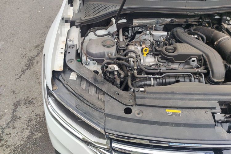 Used Volkswagen Tiguan L 2025 Model, Outstanding Version, 300TSI Automatic Two-Wheel Drive Longteng Edition Engine Bay Right