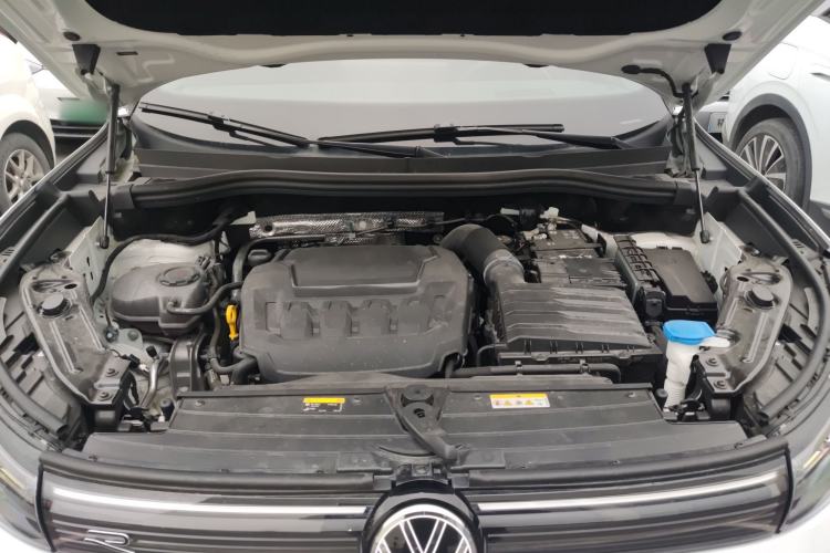 Used Volkswagen Tiguan L 2025 PRO 380TSI Four-Wheel Drive R-Line Prestige Edition Engine Bay