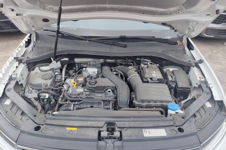 Used Volkswagen Tiguan L 2025 Model, Outstanding Version, 300TSI Automatic Two-Wheel Drive Longteng Edition Engine Bay