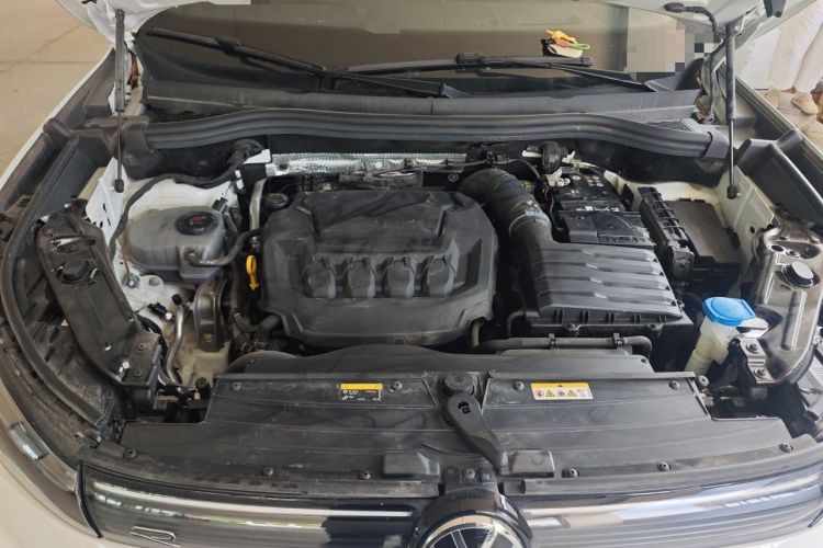 Used Volkswagen Tiguan L 2025 PRO 380TSI Four-Wheel Drive R-Line Prestige Edition Engine Bay