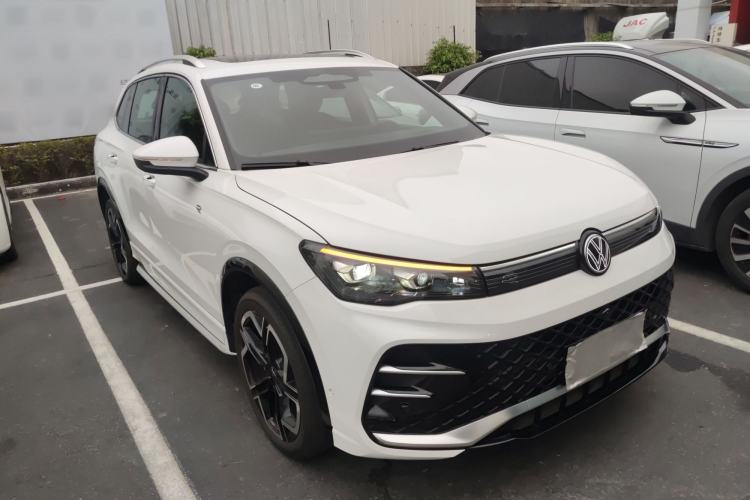 Used Volkswagen Tiguan L 2025 PRO 380TSI Four-Wheel Drive R-Line Prestige Edition Exterior 1