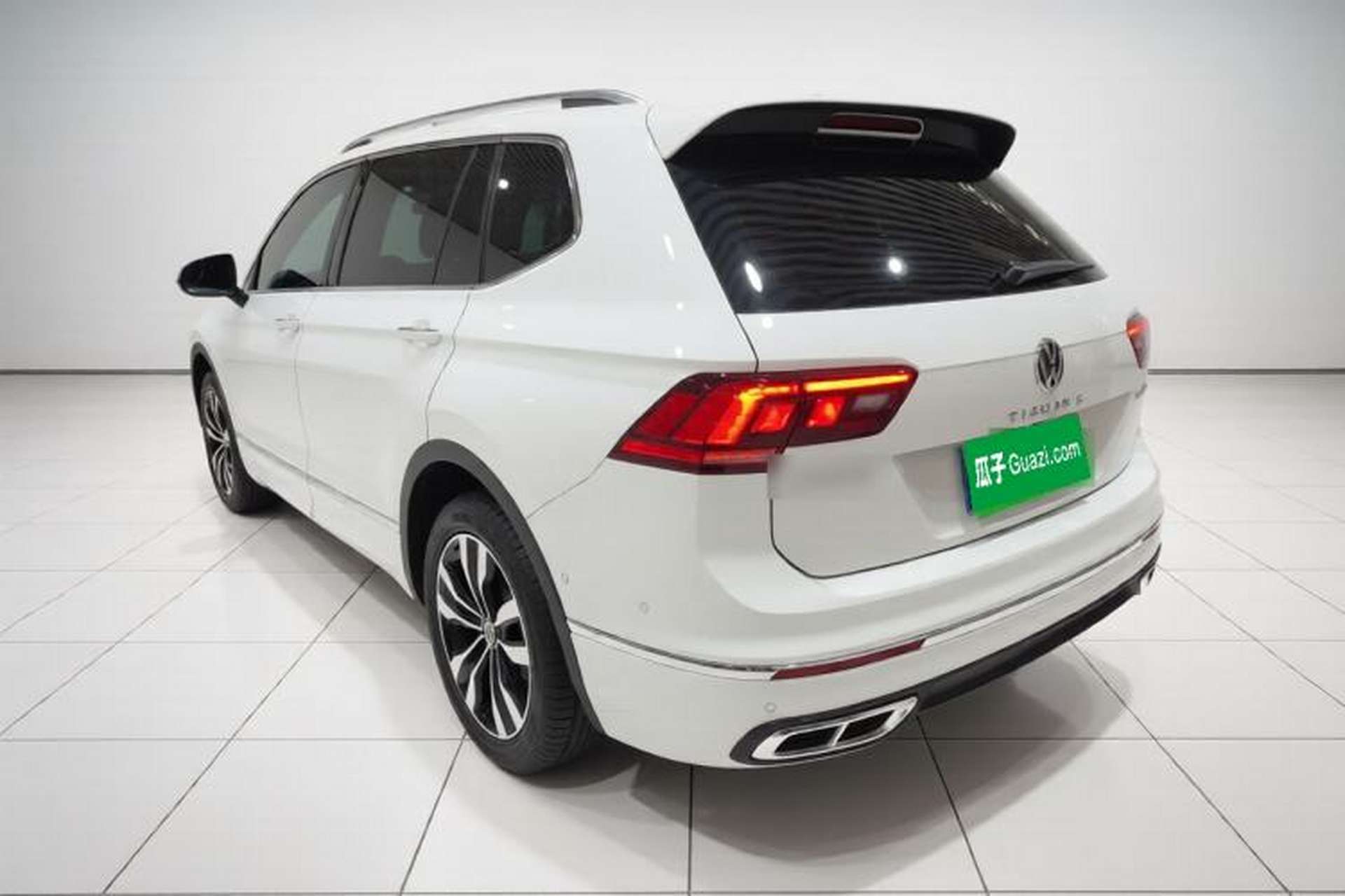 Used Volkswagen Tiguan L 2025 Model Outstanding Version 330TSI Automatic Two-Wheel Drive R-Line Longyao Edition Exterior 2