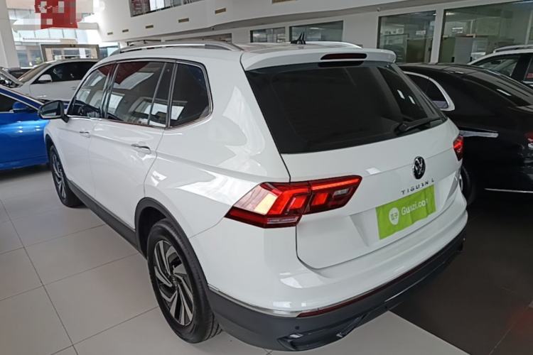 Used Volkswagen Tiguan L 2025 Model, Outstanding Version, 300TSI Automatic Two-Wheel Drive Longteng Edition Exterior 2