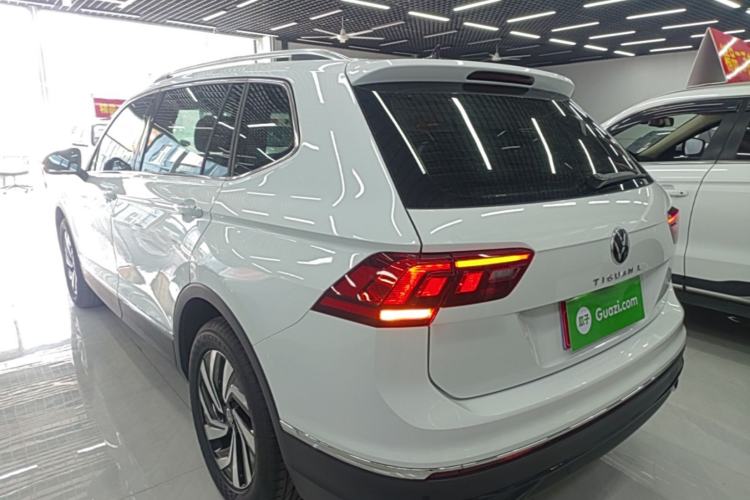 Used Volkswagen Tiguan L 2025 Model, Outstanding Version, 300TSI Automatic Two-Wheel Drive Longteng Edition Exterior 2