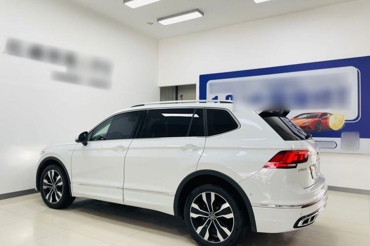 Used Volkswagen Tiguan L 2025 Model Outstanding Version 330TSI Automatic Two-Wheel Drive R-Line Longyao Edition Exterior 3