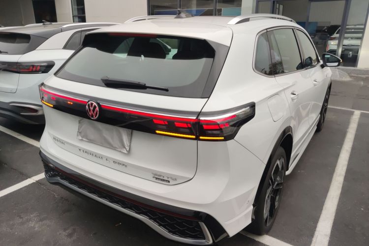 Used Volkswagen Tiguan L 2025 PRO 380TSI Four-Wheel Drive R-Line Prestige Edition Exterior 3