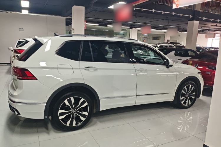 Used Volkswagen Tiguan L 2025 Model Outstanding Version 330TSI Automatic Two-Wheel Drive R-Line Longyao Edition Exterior 3