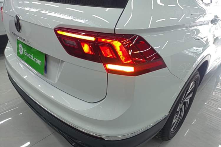Used Volkswagen Tiguan L 2025 Model, Outstanding Version, 300TSI Automatic Two-Wheel Drive Longteng Edition Exterior 3