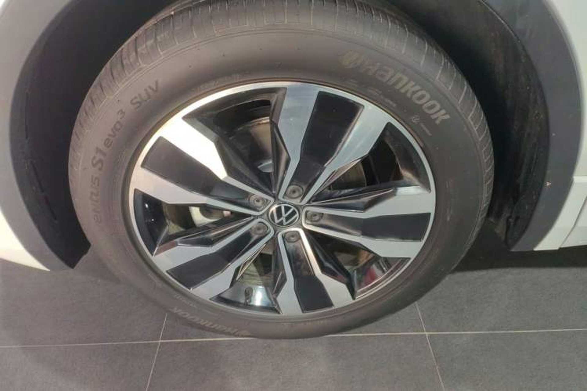 Used Volkswagen Tiguan L 2025 Model Outstanding Version 330TSI Automatic Two-Wheel Drive R-Line Longyao Edition Exterior 4