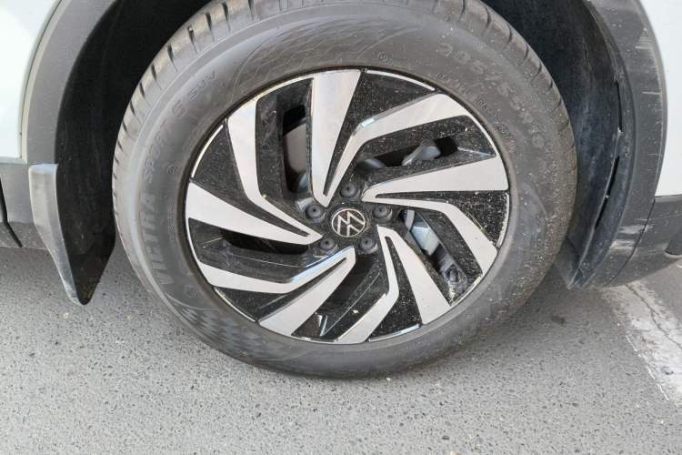 Used Volkswagen Tiguan L 2025 Model, Outstanding Version, 300TSI Automatic Two-Wheel Drive Longteng Edition Exterior 4