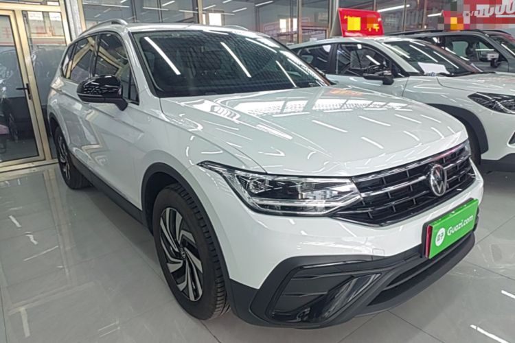 Used Volkswagen Tiguan L 2025 Model, Outstanding Version, 300TSI Automatic Two-Wheel Drive Longteng Edition Front Right 45 Deg