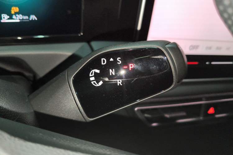 Used Volkswagen Tiguan L 2025 PRO 380TSI Two-Wheel-Drive R-Line Smart Edition Gear Lever