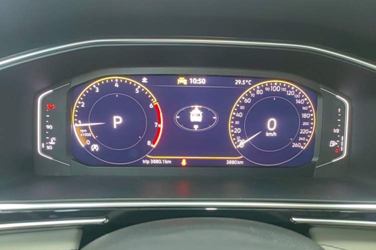 Used Volkswagen Tiguan L 2025 Model, Outstanding Version, 300TSI Automatic Two-Wheel Drive Longteng Edition Instrument Cluster