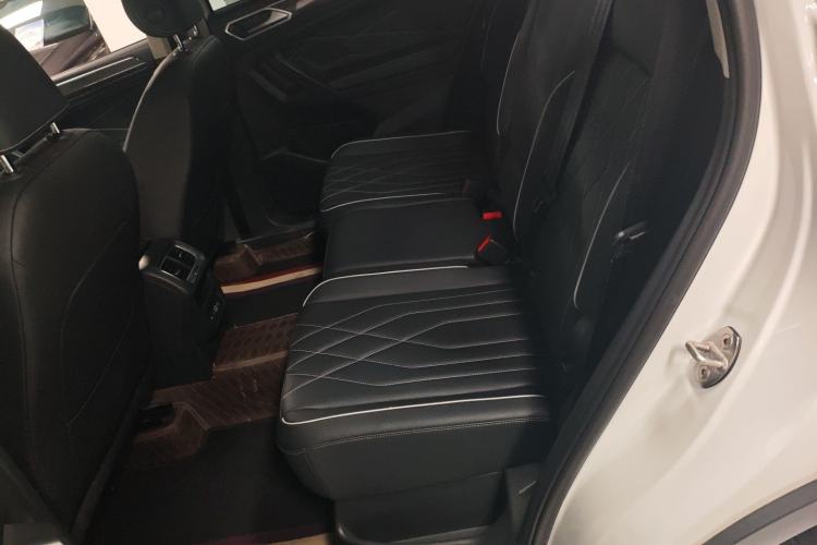 Used Volkswagen Tiguan L 2025 Model Outstanding Version 330TSI Automatic Two-Wheel Drive R-Line Longyao Edition Interior 1