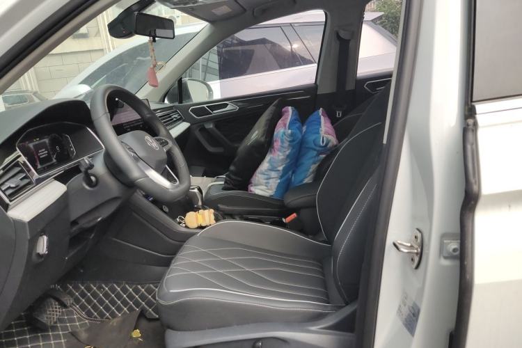 Used Volkswagen Tiguan L 2025 Model, Outstanding Version, 300TSI Automatic Two-Wheel Drive Longteng Edition Left Front Seat