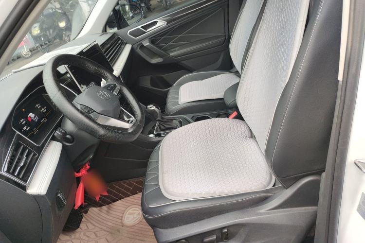 Used Volkswagen Tiguan L 2025 Model, Outstanding Version, 300TSI Automatic Two-Wheel Drive Longteng Edition Left Front Seat