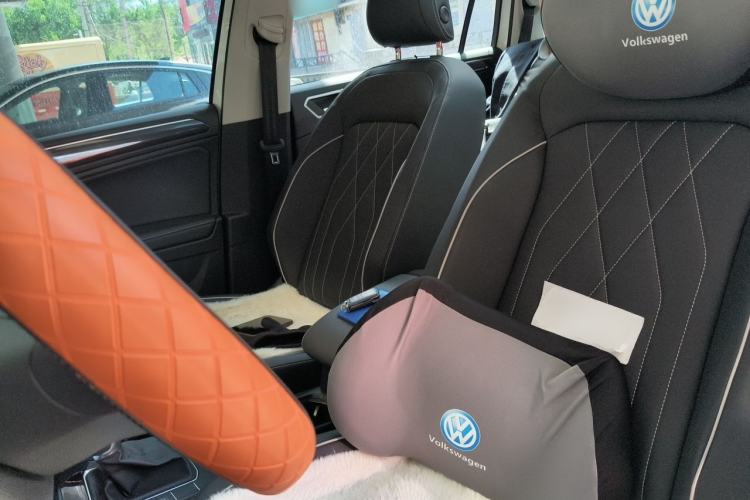 Used Volkswagen Tiguan L 2025 Model, Outstanding Version, 300TSI Automatic Two-Wheel Drive Longteng Edition Left Front Seat