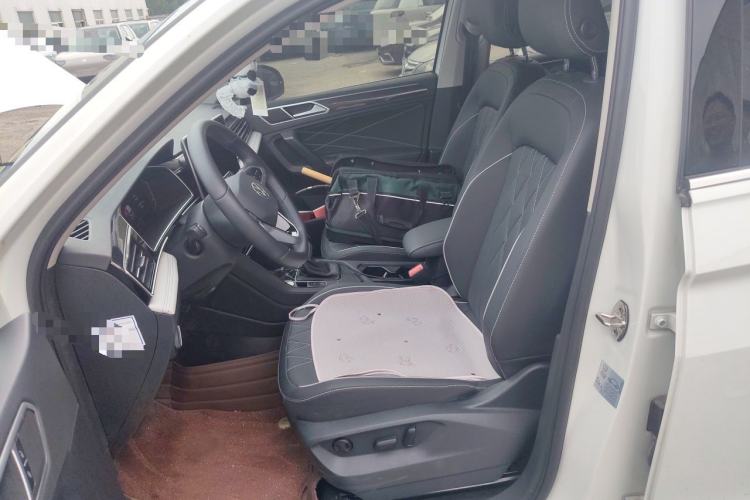 Used Volkswagen Tiguan L 2025 Model, Outstanding Version, 300TSI Automatic Two-Wheel Drive Longteng Edition Left Front Seat