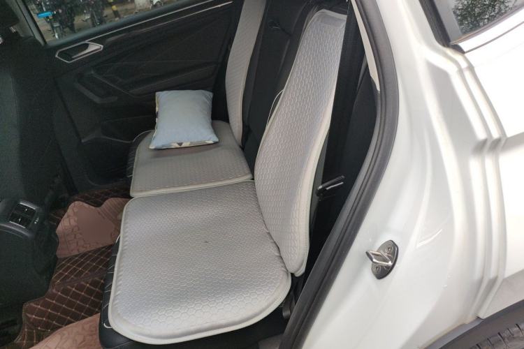 Used Volkswagen Tiguan L 2025 Model, Outstanding Version, 300TSI Automatic Two-Wheel Drive Longteng Edition Left Rear Seat