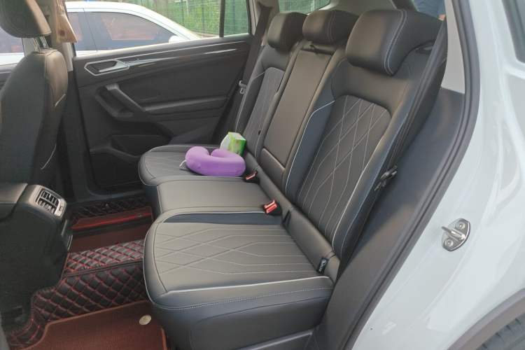 Used Volkswagen Tiguan L 2025 Model, Outstanding Version, 300TSI Automatic Two-Wheel Drive Longteng Edition Left Rear Seat