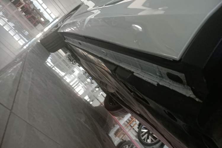 Used Volkswagen Tiguan L 2025 Model Outstanding Version 330TSI Automatic Two-Wheel Drive R-Line Longyao Edition Left Side Sill