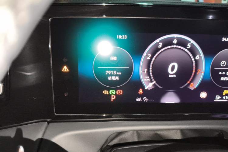Used Volkswagen Tiguan L 2025 PRO 380TSI Two-Wheel-Drive R-Line Smart Edition Odometer Close Up