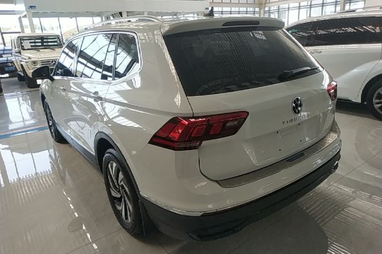Used Volkswagen Tiguan L 2025 Model, Outstanding Version, 300TSI Automatic Two-Wheel Drive Longteng Edition Rear Left 45 Deg
