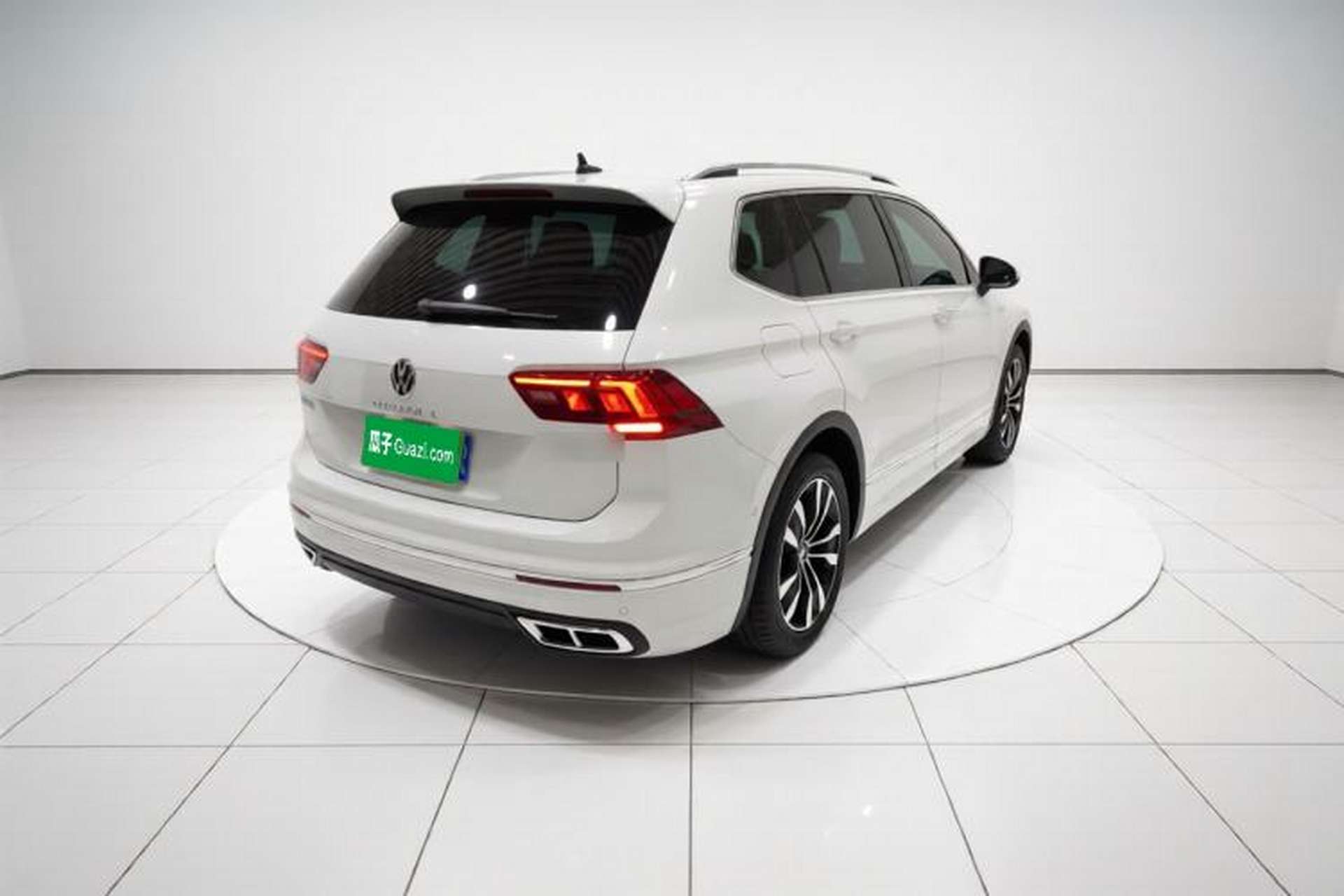 Used Volkswagen Tiguan L 2025 Model Outstanding Version 330TSI Automatic Two-Wheel Drive R-Line Longyao Edition Rear Right 45 Deg