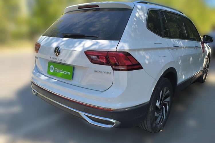 Used Volkswagen Tiguan L 2025 Model, Outstanding Version, 300TSI Automatic Two-Wheel Drive Longteng Edition Rear Right 45 Deg
