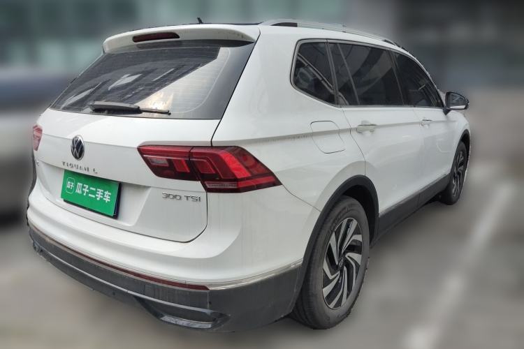 Used Volkswagen Tiguan L 2025 Model, Outstanding Version, 300TSI Automatic Two-Wheel Drive Longteng Edition Rear Right 45 Deg