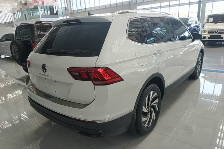 Used Volkswagen Tiguan L 2025 Model, Outstanding Version, 300TSI Automatic Two-Wheel Drive Longteng Edition Rear Right 45 Deg
